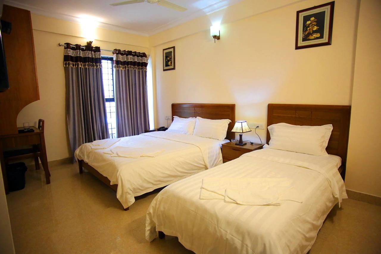 The Lounge Business Hotel Bangalore Exterior foto
